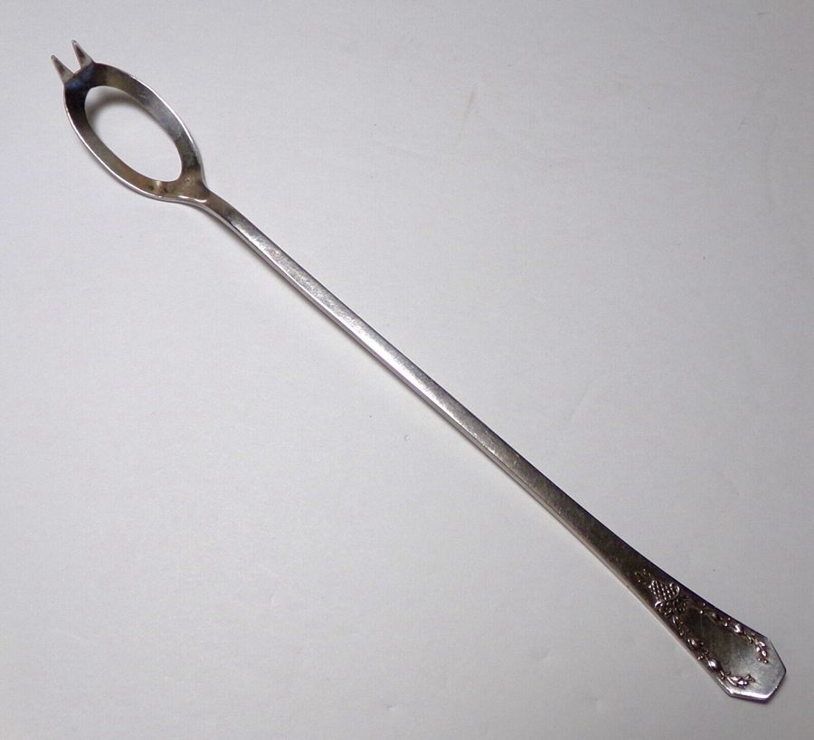 ANTIQUE SILVERPLATE OLIVE SPOON 1903 PAT