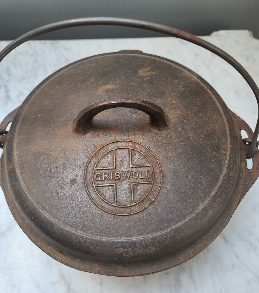 Antique, GRISWOLD #8 1288 button logo lid with #8 unmarked bottom DUTCH OVEN