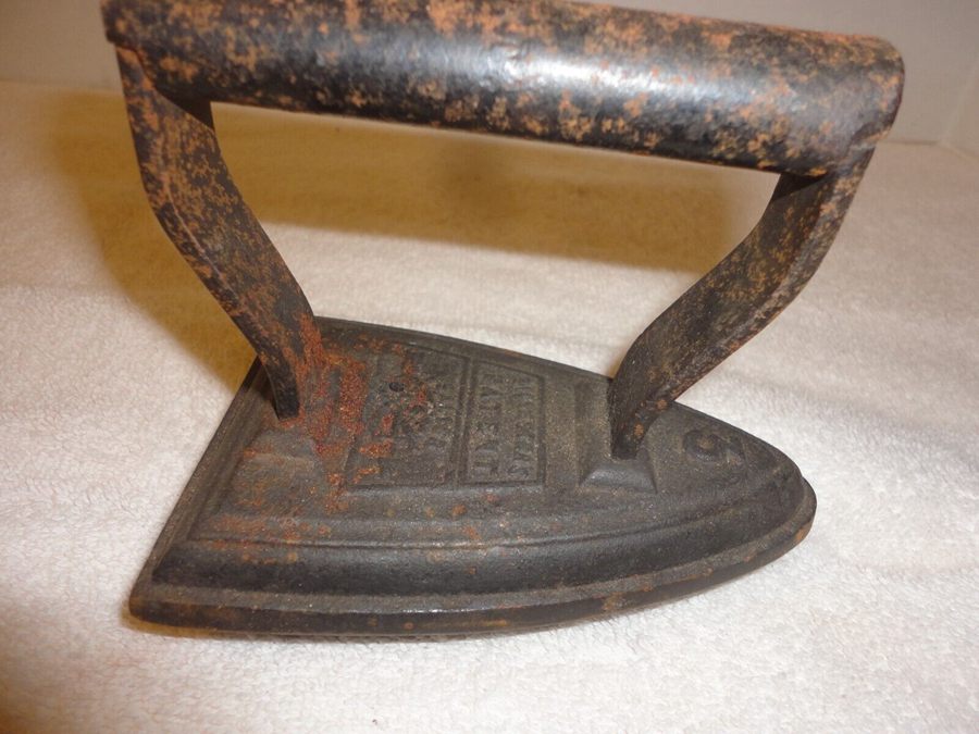 Antique Vintage Cast Iron Sad Iron