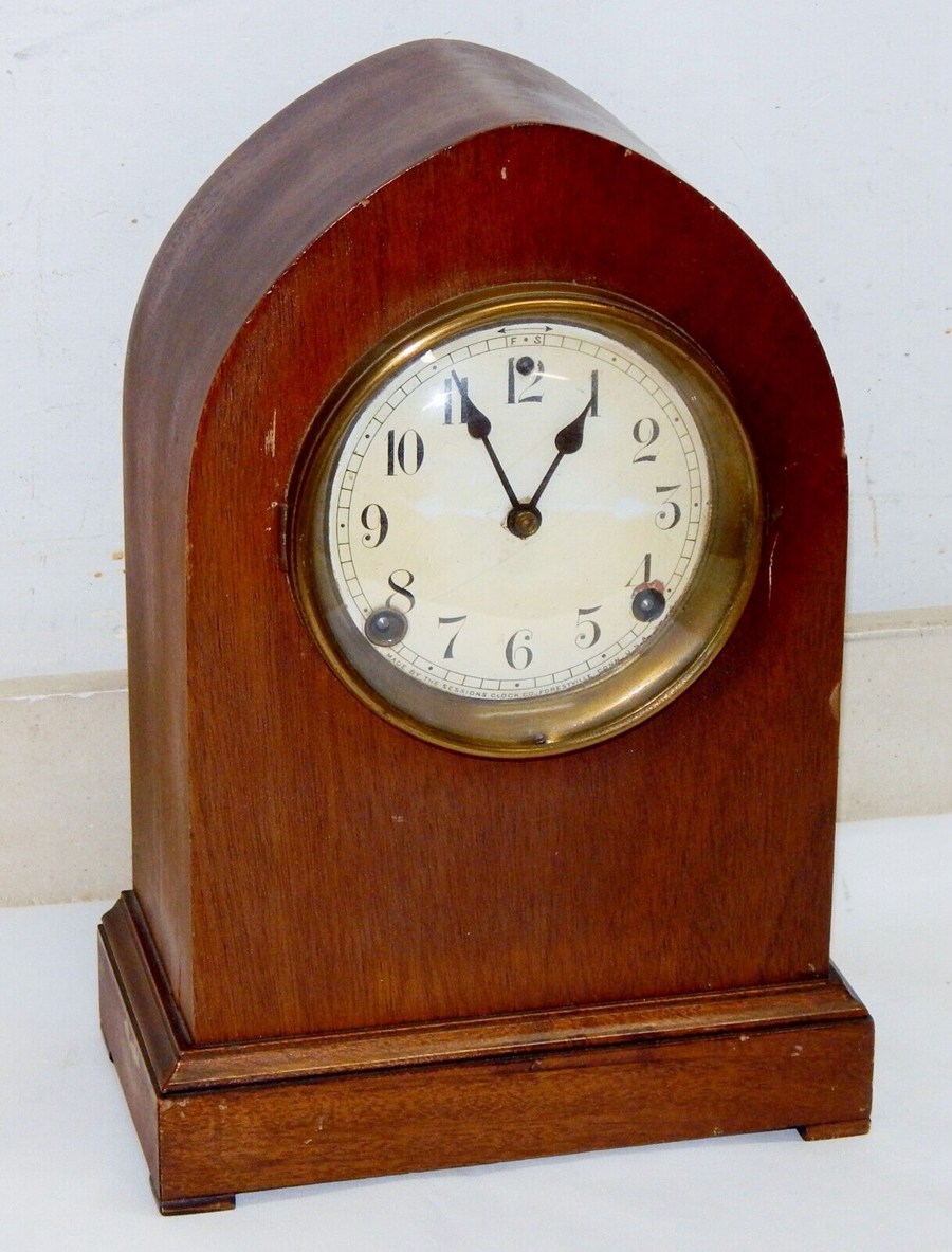 Vintage Sessions Beehive Mantel Clock